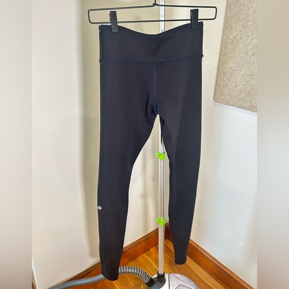 Lululemon Wunder Under Leggings (Reversible) - Black & Pipe Dream Blue - Picture 7 of 8